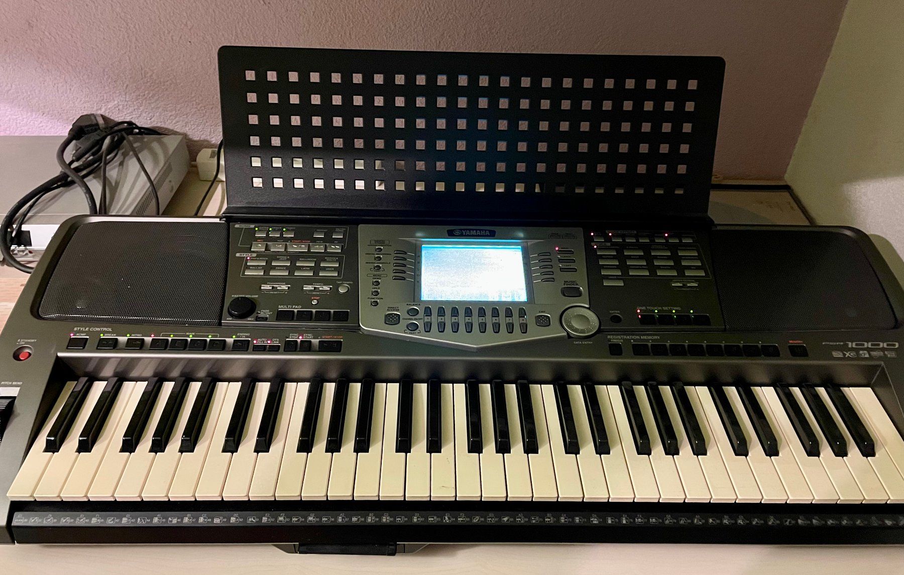 Musikinstrumente: Keyboard YAMAHA PSR-1000 – Gebraucht aus Buckten von Mrct