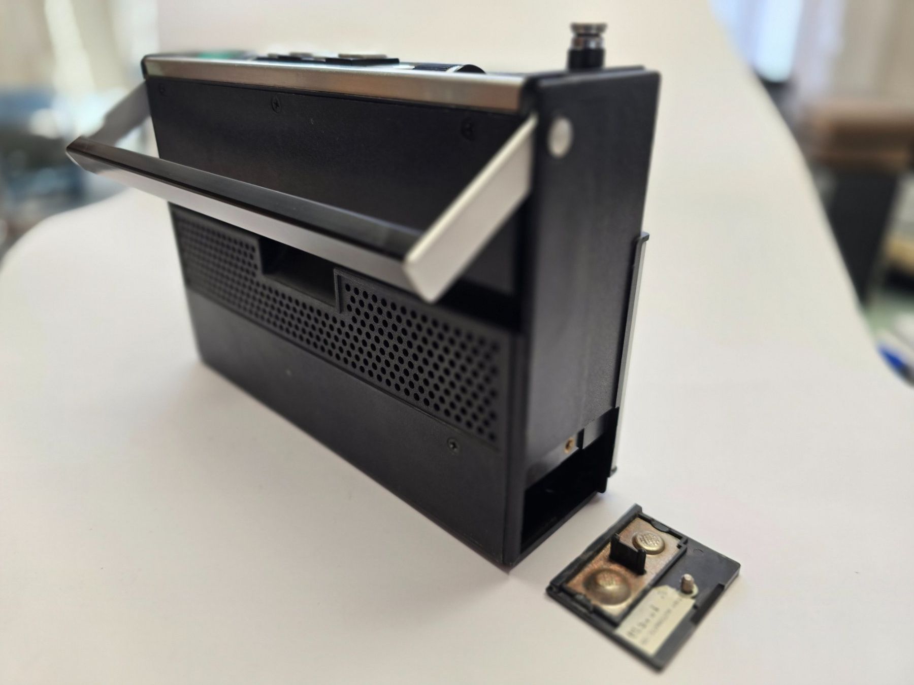 Radio: Kofferradio ITT Schaub Lorenz "TINY automatic 105A" von 1974 – Usato da Balgach venduto da Zwickau01 6