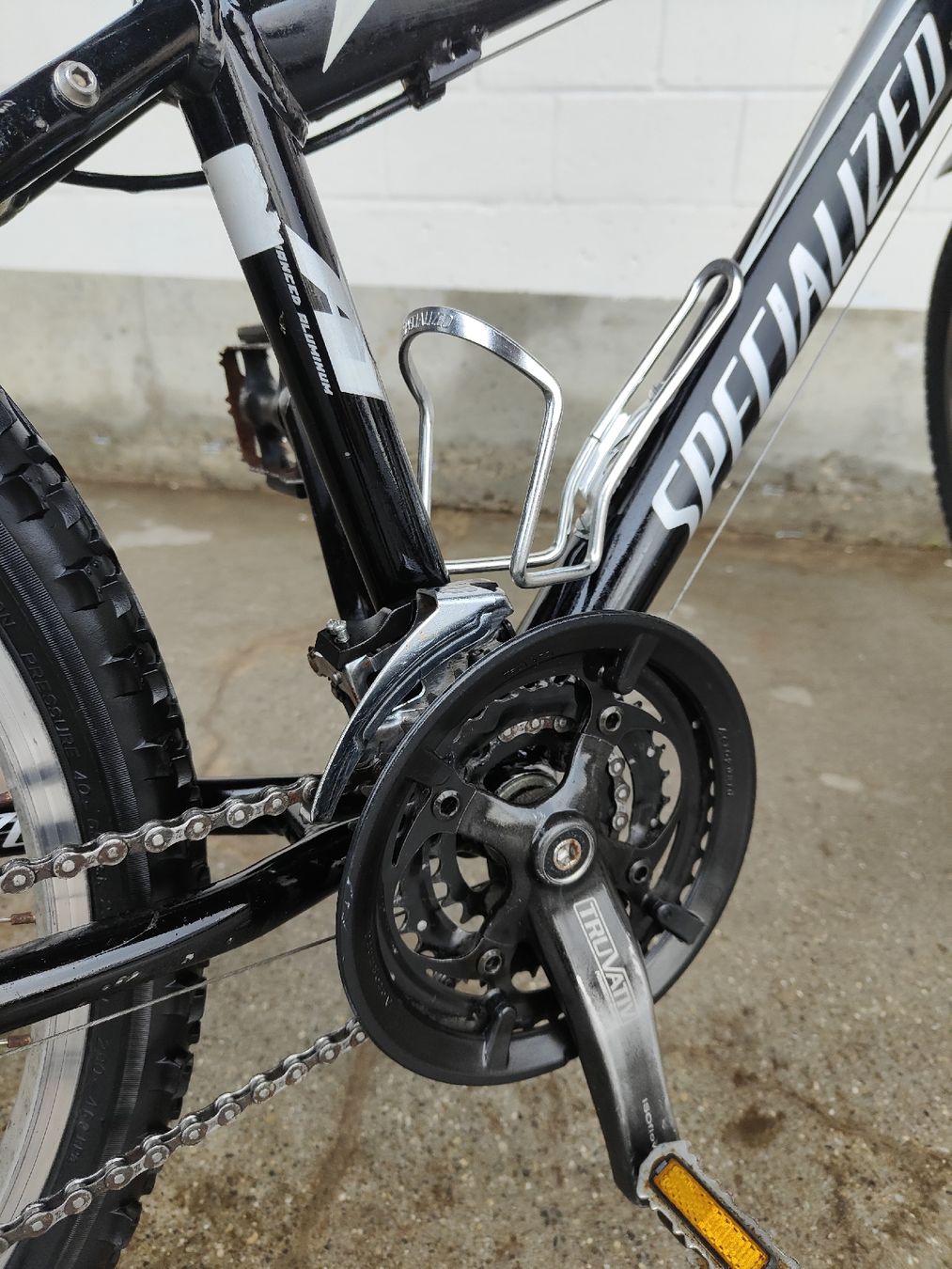 Specialized Velos: Jugend-Mountainbike Specialized Hotrock – Gebraucht aus Worb von  7