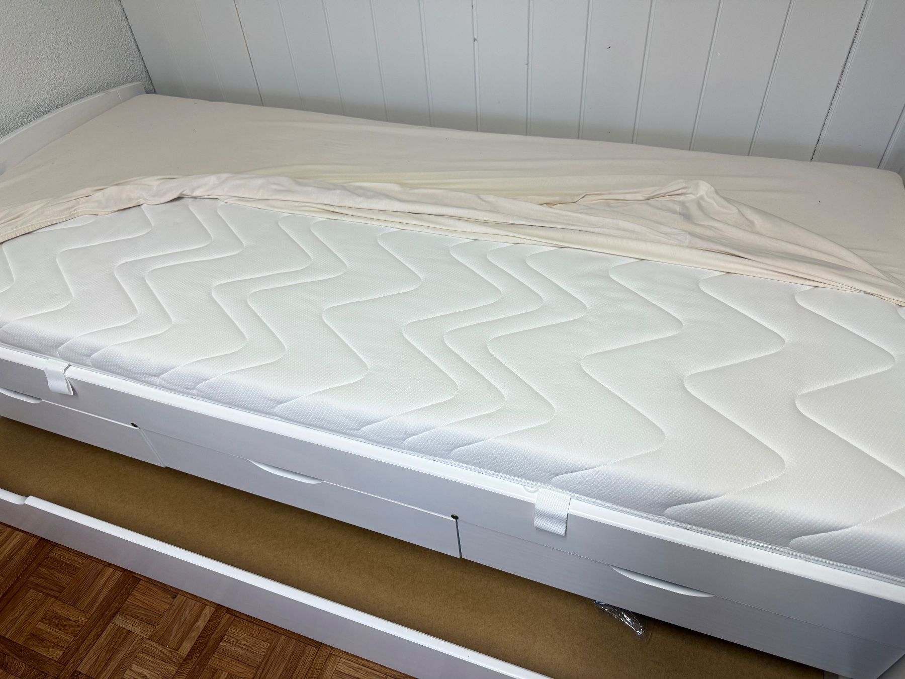 Lits: Bett nur 1x gebraucht – D'occasion à Brunnadern par fab_klb7 1