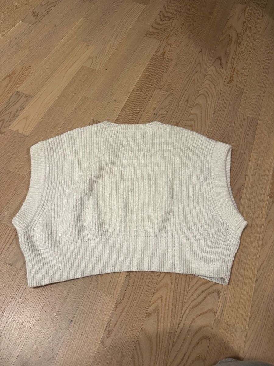Zara Maglioni & Felpe: Strickweste weiss gerippt – Usato da Pfäffikon ZH venduto da aitm_00 2