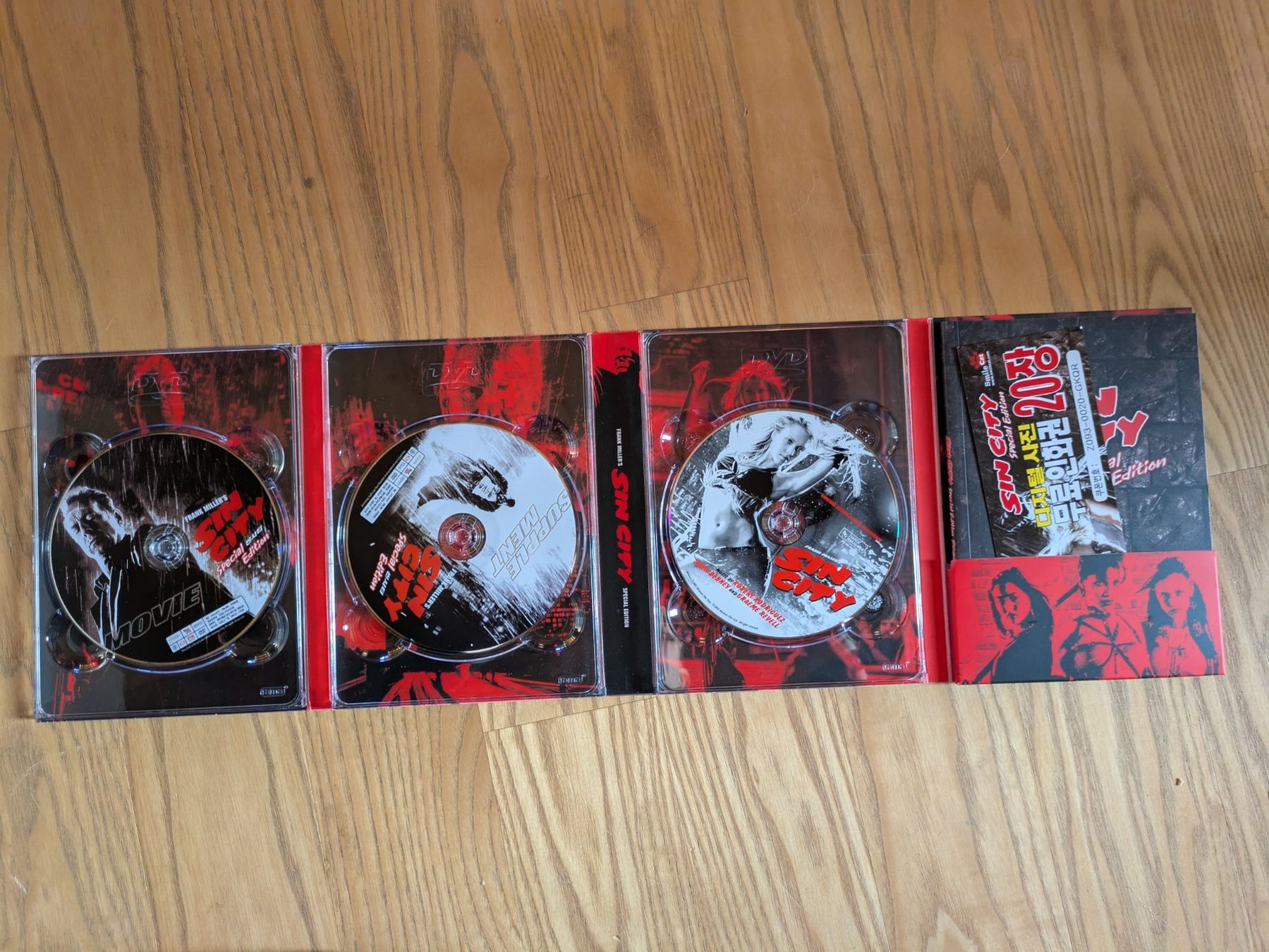 Tutti i DVDs: "Sin City" DVD - Special Edition – Usato da Männedorf venduto da Pacer19 3