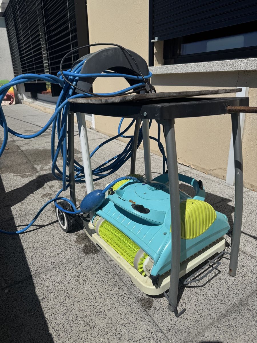 Dolphin Accessoires de piscine: Dolphin Poolroboter – D'occasion à Hägendorf par Neutex 2