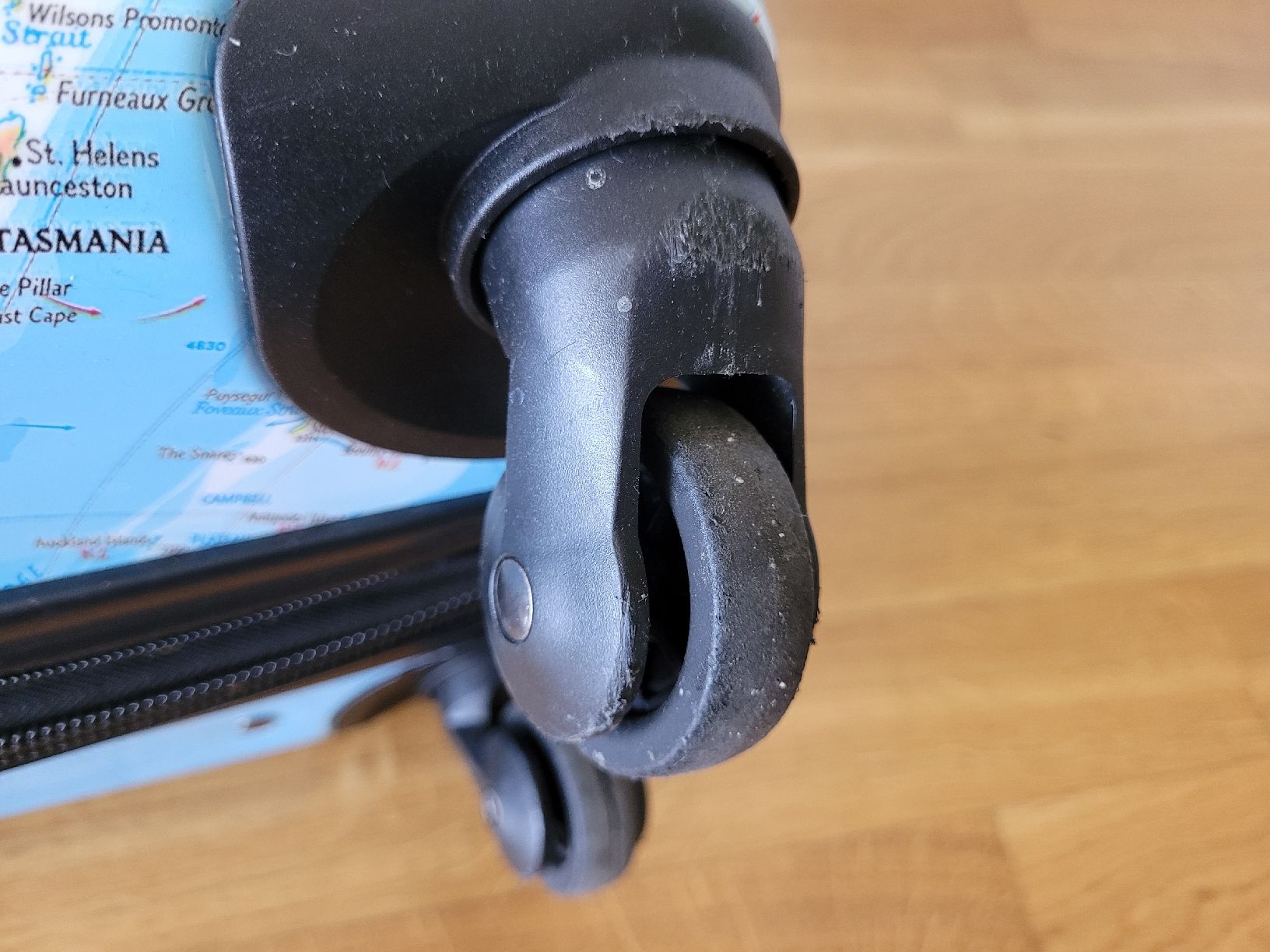 Koffer & Taschen: Heys Trolley Koffer mit Weltkarte – Gebraucht aus Neuenegg von transformer02 9