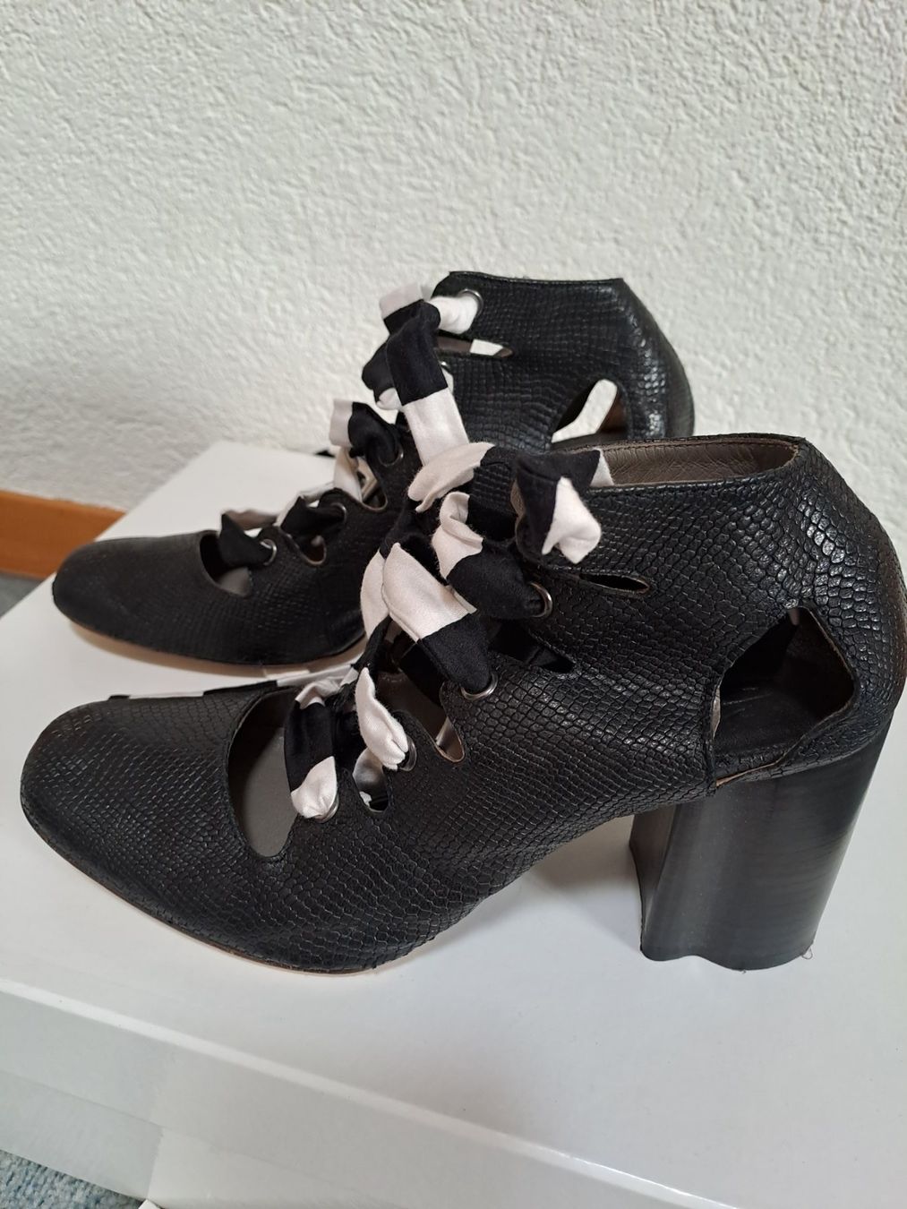 Scarpe da donna: Damenschuh, IXOS, Gr. 38,5, NP 429.-- – Usato da Frauenfeld venduto da Andadaa