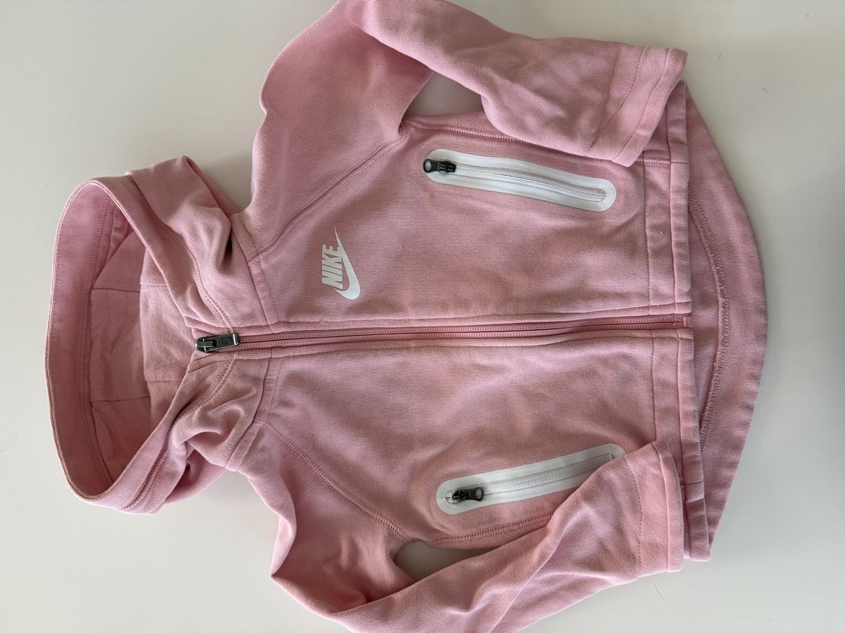 Nike Jumpsuits: Tuta Nike Fleece bimba – D'occasion à Bellinzona par mon_2wjn 3