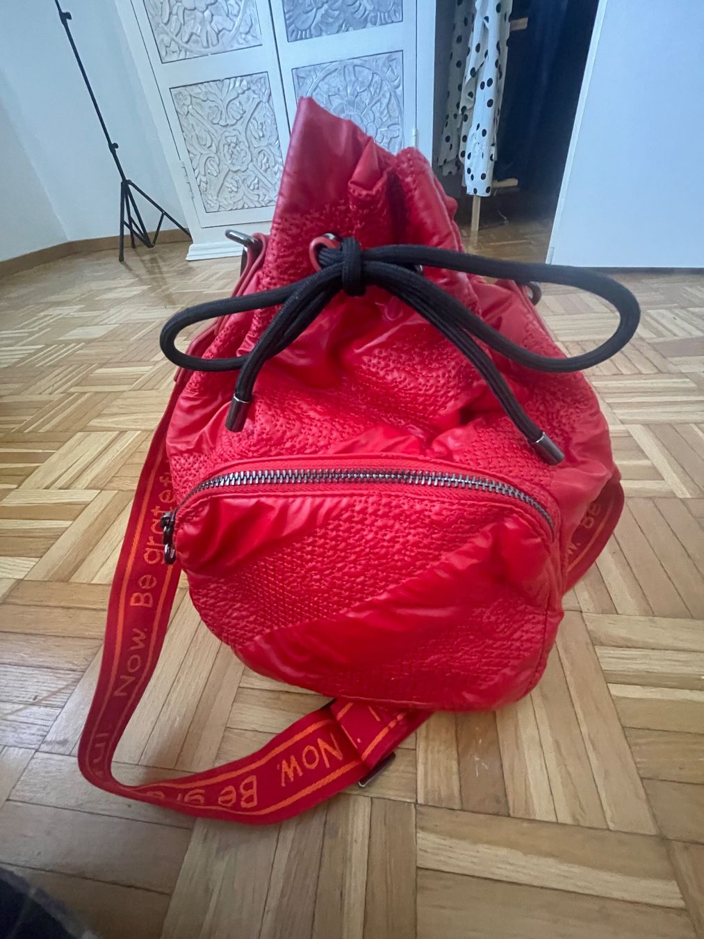 Desigual Borse da donna: Rote Beuteltasche von Desigual - NEUwertig – Nuovo (secondo la descrizione) da Zürich venduto da Miush999