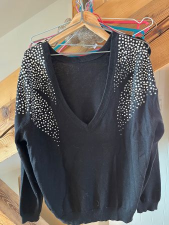 Pull de soiree noir BASH a strass ouverture dos V Taille 3