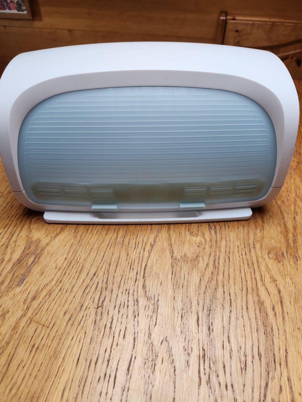 Tupperware Behälter & Ähnliches: Tupperware Bread Smart mit Schneidebrett – Gebraucht aus Gstaad von Kuhstall-2026