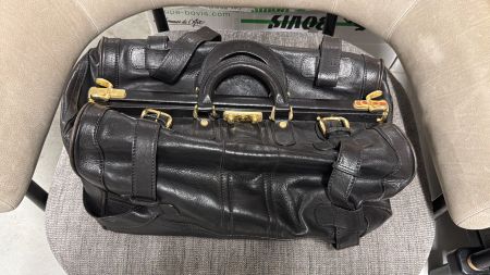 Vintage Pollini Black Leather Gladstone Bag – Made in Italy