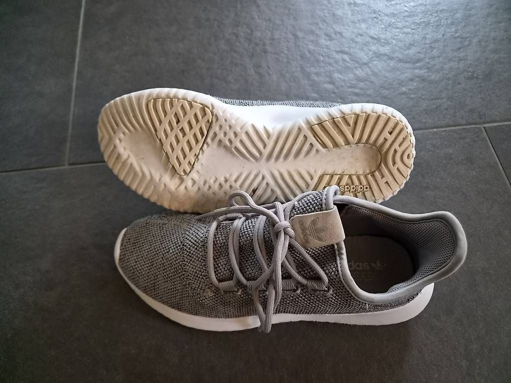 Scarpe da donna: Sneaker Adidas Gr 40 – Usato da Geuensee venduto da claukau 2