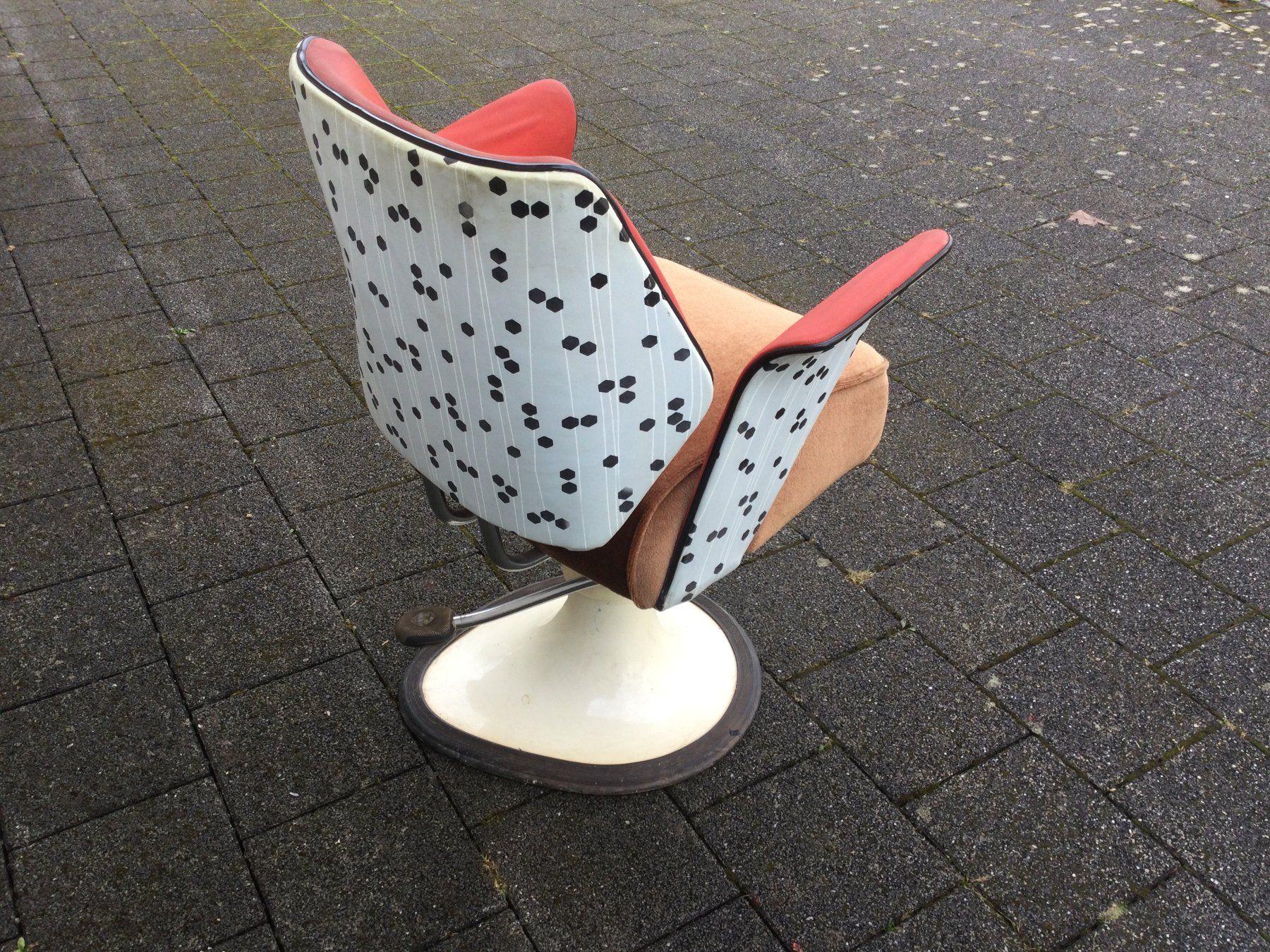 Sedie: Gebrauchter Mid-Century Coiffeur oder Friseurstuhl – Usato da Wangen SZ venduto da kuriosum12