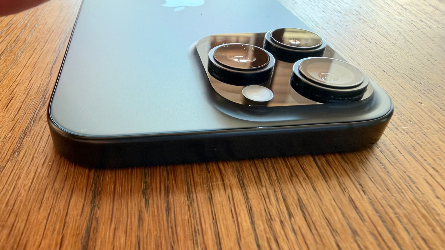 Apple Telefoni cellulari / Smartphones: Apple iPhone 16 Pro Max schwarz  neuwertig – Usato da Buchrain venduto da Kindlein 2