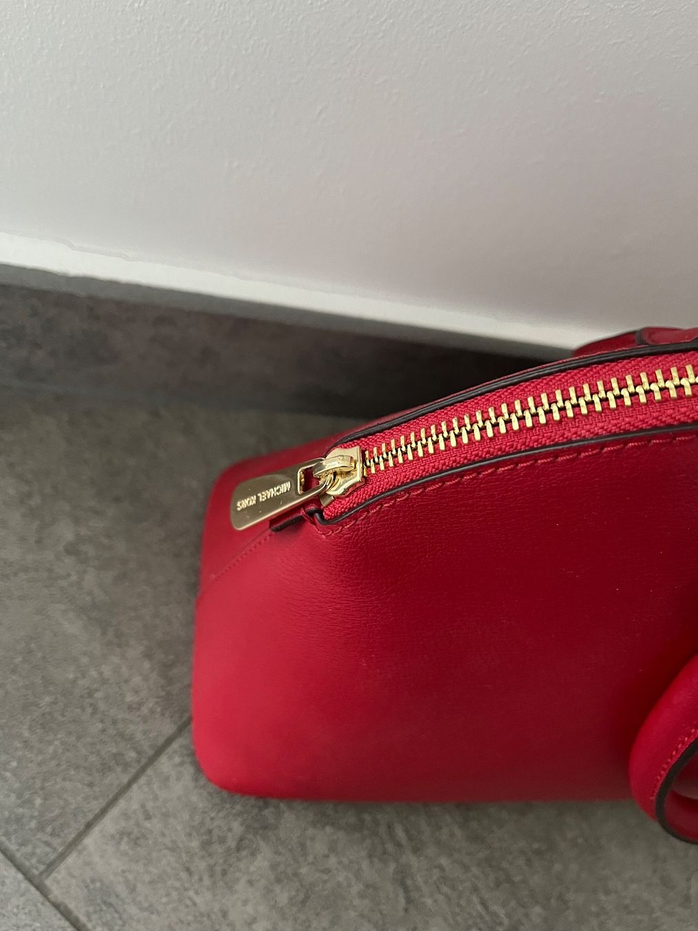 Michael Kors Borse da donna: Michael Kors Emmy scarlet – Nuovo e nell'imballaggio originale da Cademario venduto da princy2 6