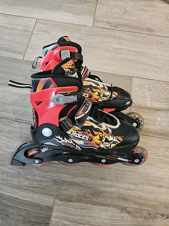 Pattini in linea & Pattini a rotelle: Roller Blade Roces 38-41 – Usato da Muraz (Collombey) venduto da Calidoo