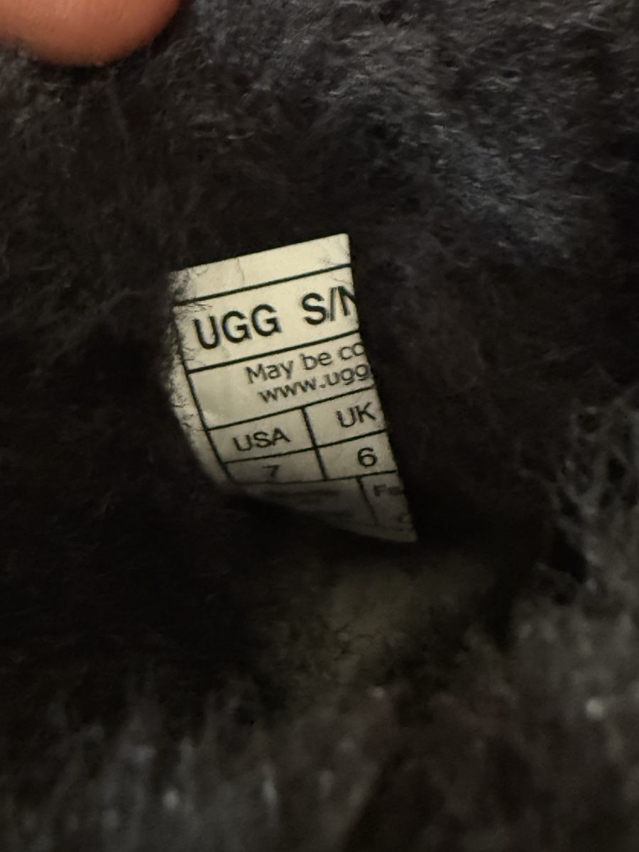 Ugg Scarpe per ragazzi: UGG Boots Kinder Schwarz Grösse 23,5 – Nuovo (secondo la descrizione) da Buttikon SZ venduto da cco_9m8g 3