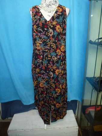 BLUSENKLEID LANGE FORM OHNE ARM GR 42 VISOSE DURCHGEKNÖPFT