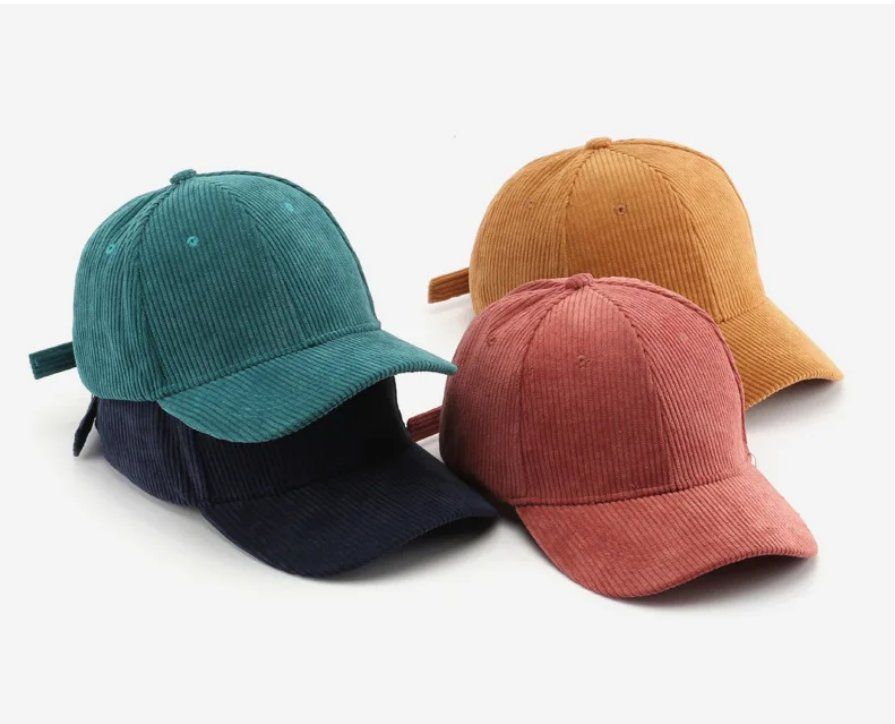 Hüte, Mützen & Caps: Pack mit 6 gerippte Mützen aus Baumwolle – Neu und originalverpackt aus Lausanne von FASHION-WORLD-SHOP 1