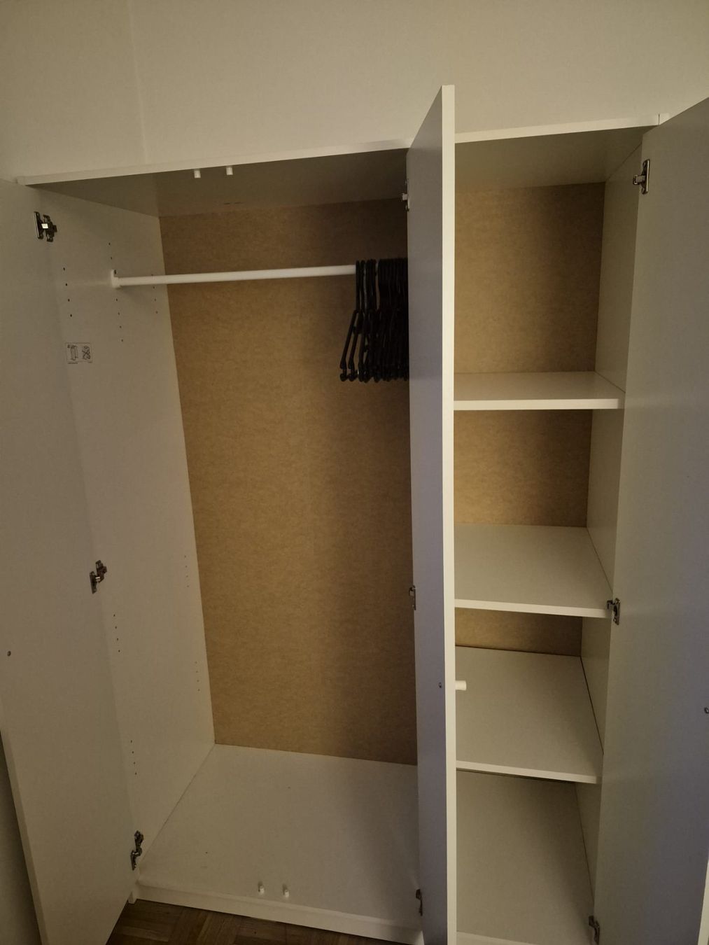 Ikea Armadi: Ikea KLEPPSTAD Weisser Kleiderschrank – Usato da St. Gallen venduto da remi_lf 1