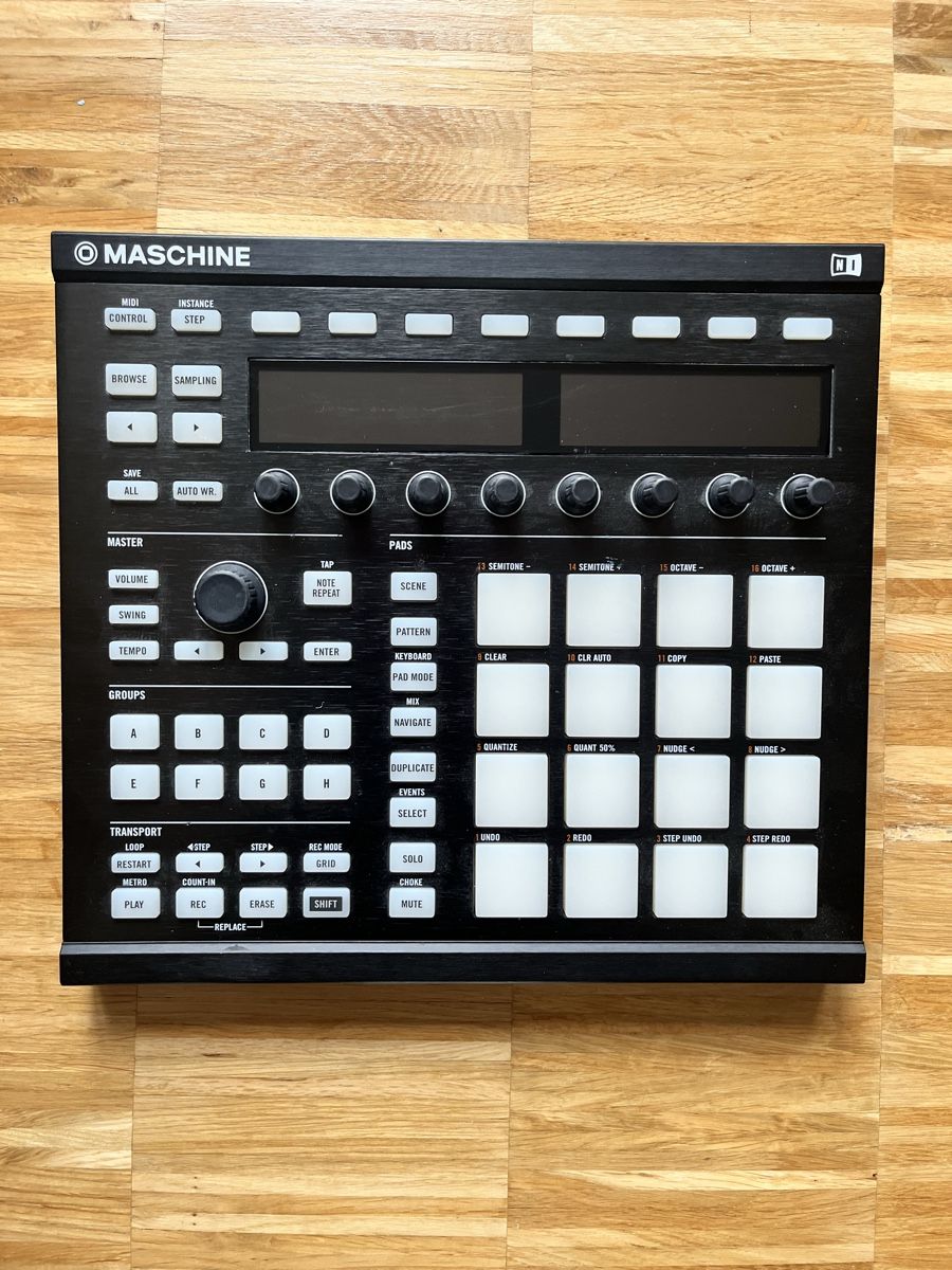 Native Instruments Strumenti musicali: Native Instruments Maschine MK2 Black – Usato da Zürich venduto da dr.drummer 1
