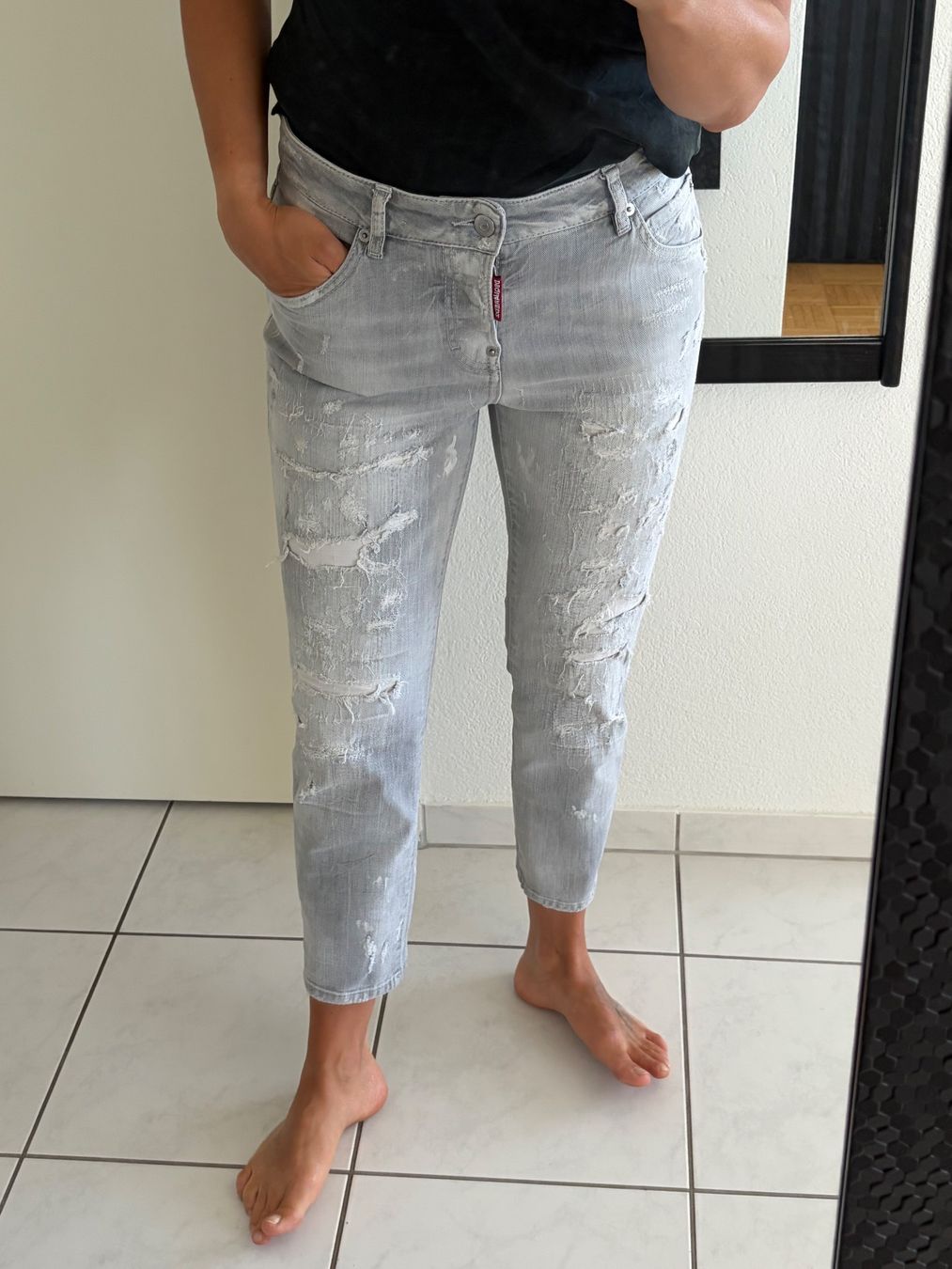 Dsquared2 Jeans: Dsquared2 Grau Jeans 40 (S damen) – Usato da Baar venduto da ViennaG