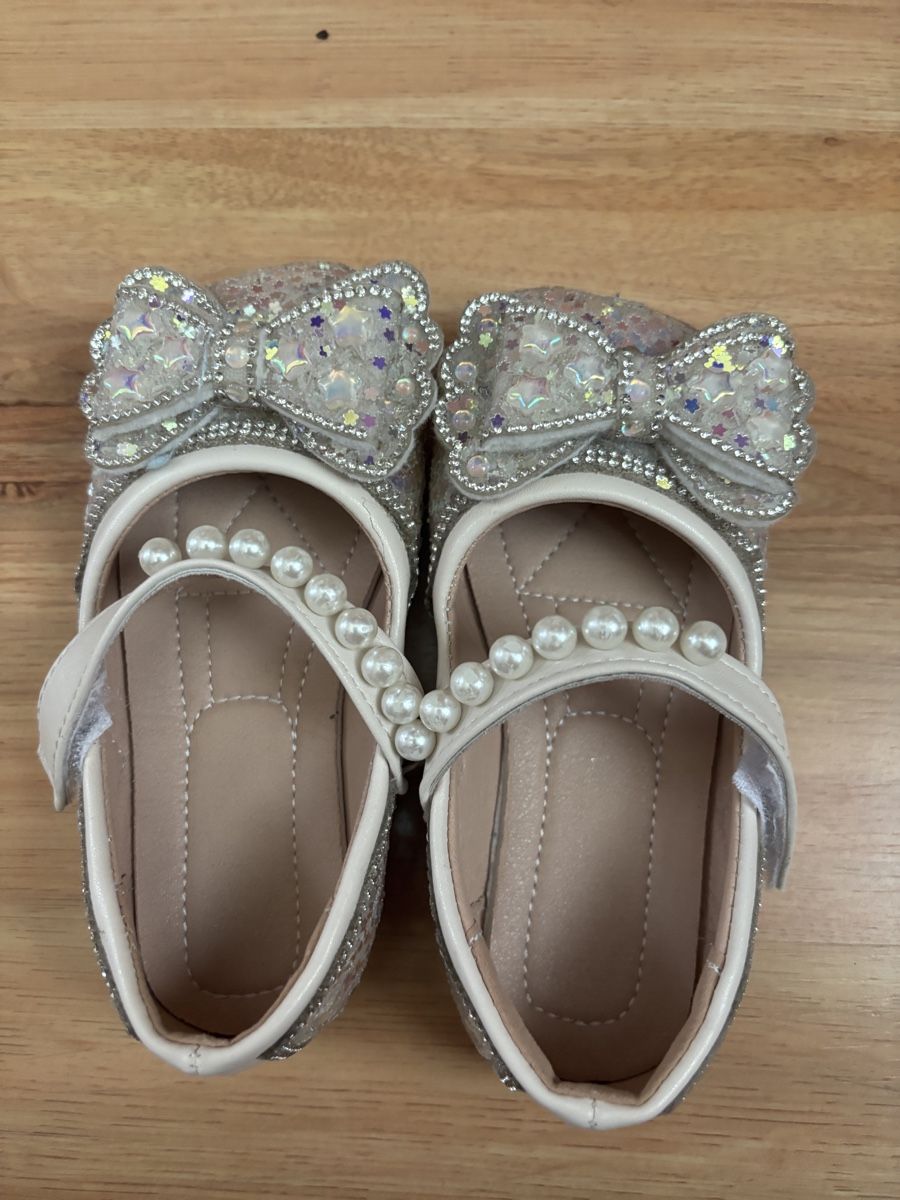 Scarpe per ragazze: Prinzessinnenschuhe – Usato da volketswil venduto da Sisi521