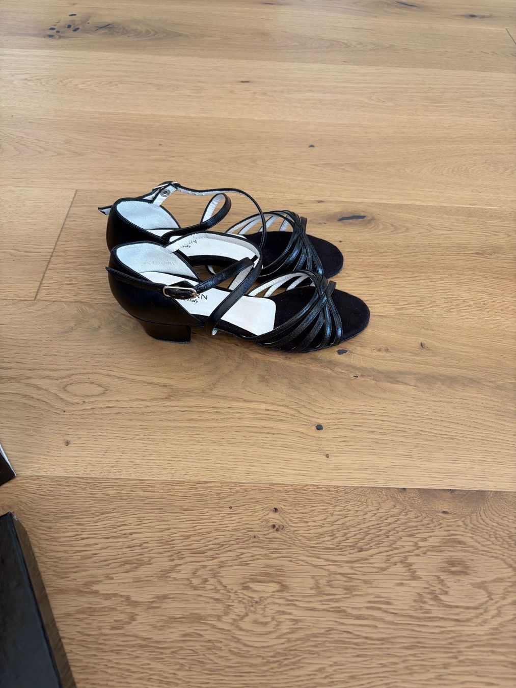Chaussures femmes: Tanzschuhe 38 – D'occasion à Zezikon par male81 2