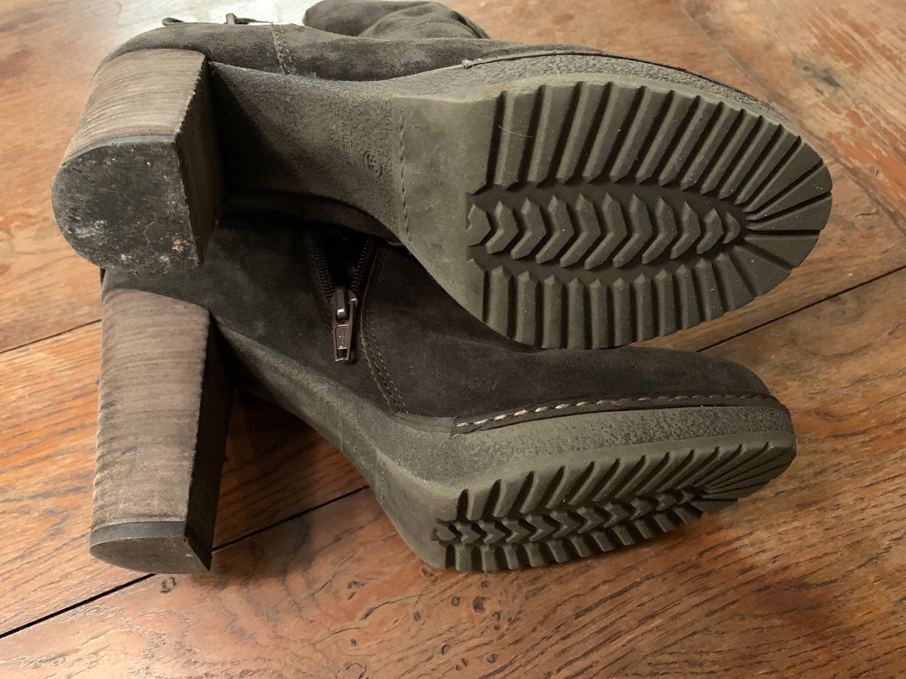 Walder Scarpe da donna: Wildleder-Stiefeletten Gr. 39 von Walder – Usato da Oberweningen venduto da Bumblebee2 4