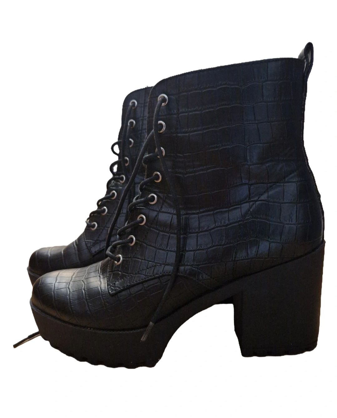 Chaussures femmes: Gothic & Punk Stiefeletten Gr. 42 – D'occasion à Schaffhausen par amb_v2xm 1