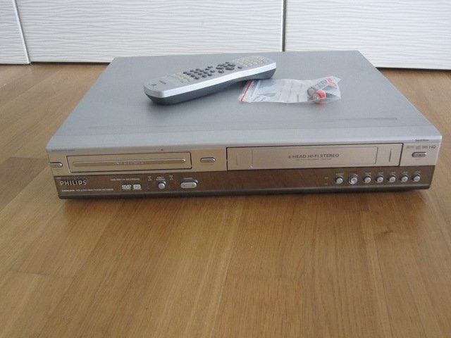 Philips Aufnahmegeräte: Philips VHS-Videorecorder – Gebraucht aus Ehrendingen von spanky11