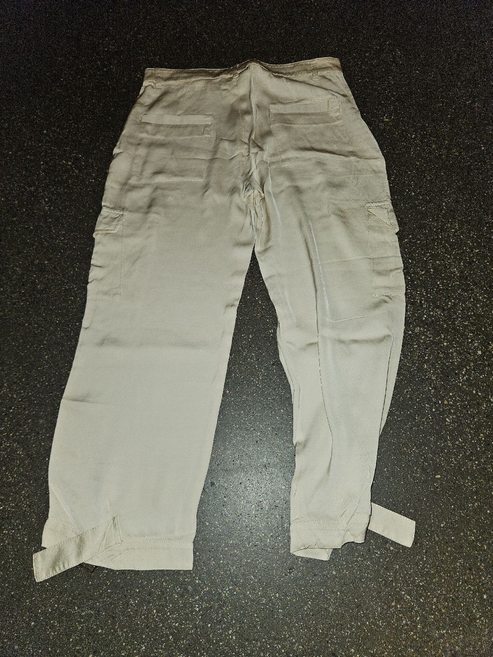 Zara Pantaloni: Zara Hose, Beige, Grösse M – Nuovo (secondo la descrizione) da Anwil venduto da tamoos 4