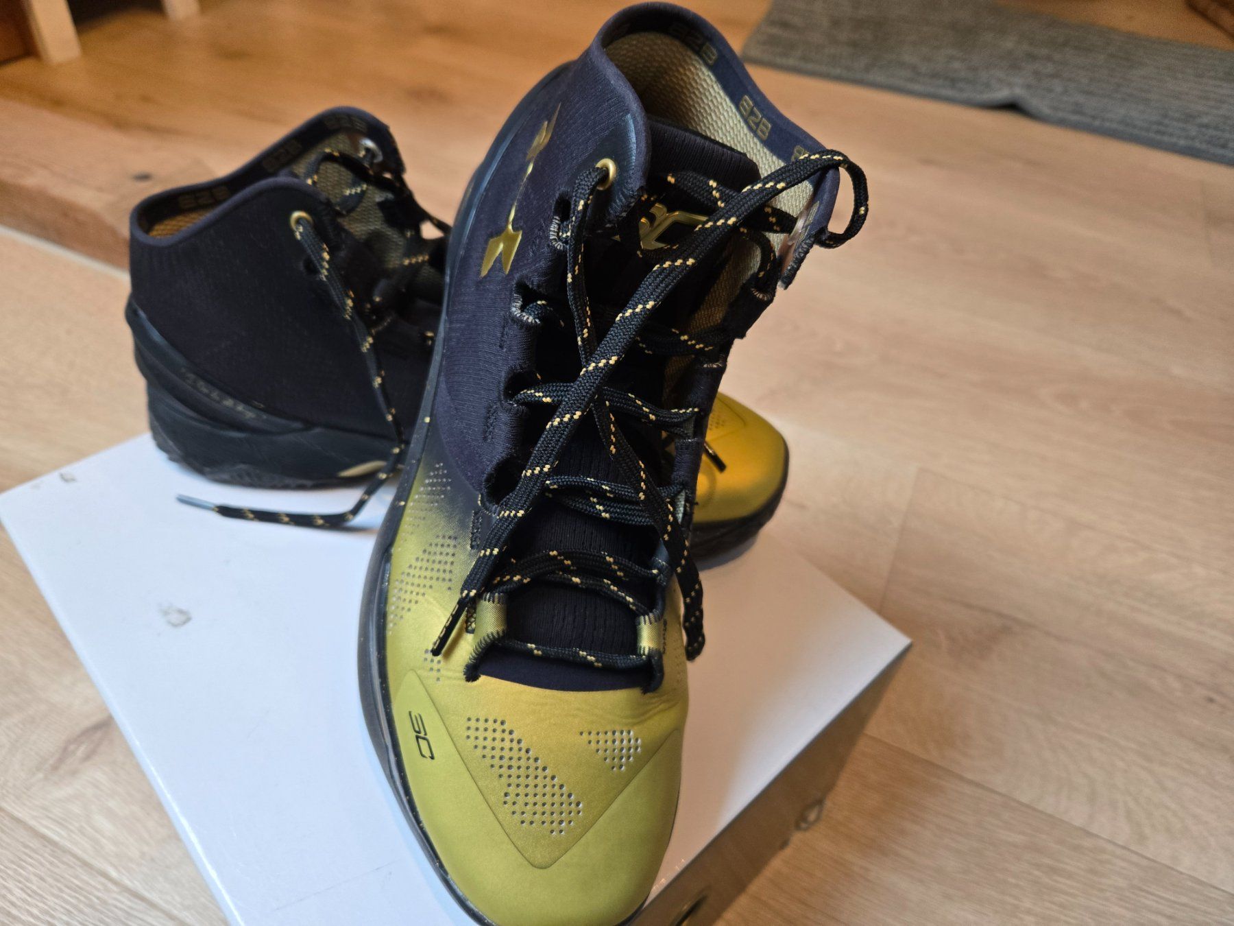 Under Armour Herrenschuhe: Curry 2 'Back to Back MVP' – Gebraucht aus Muttenz von doudard 2