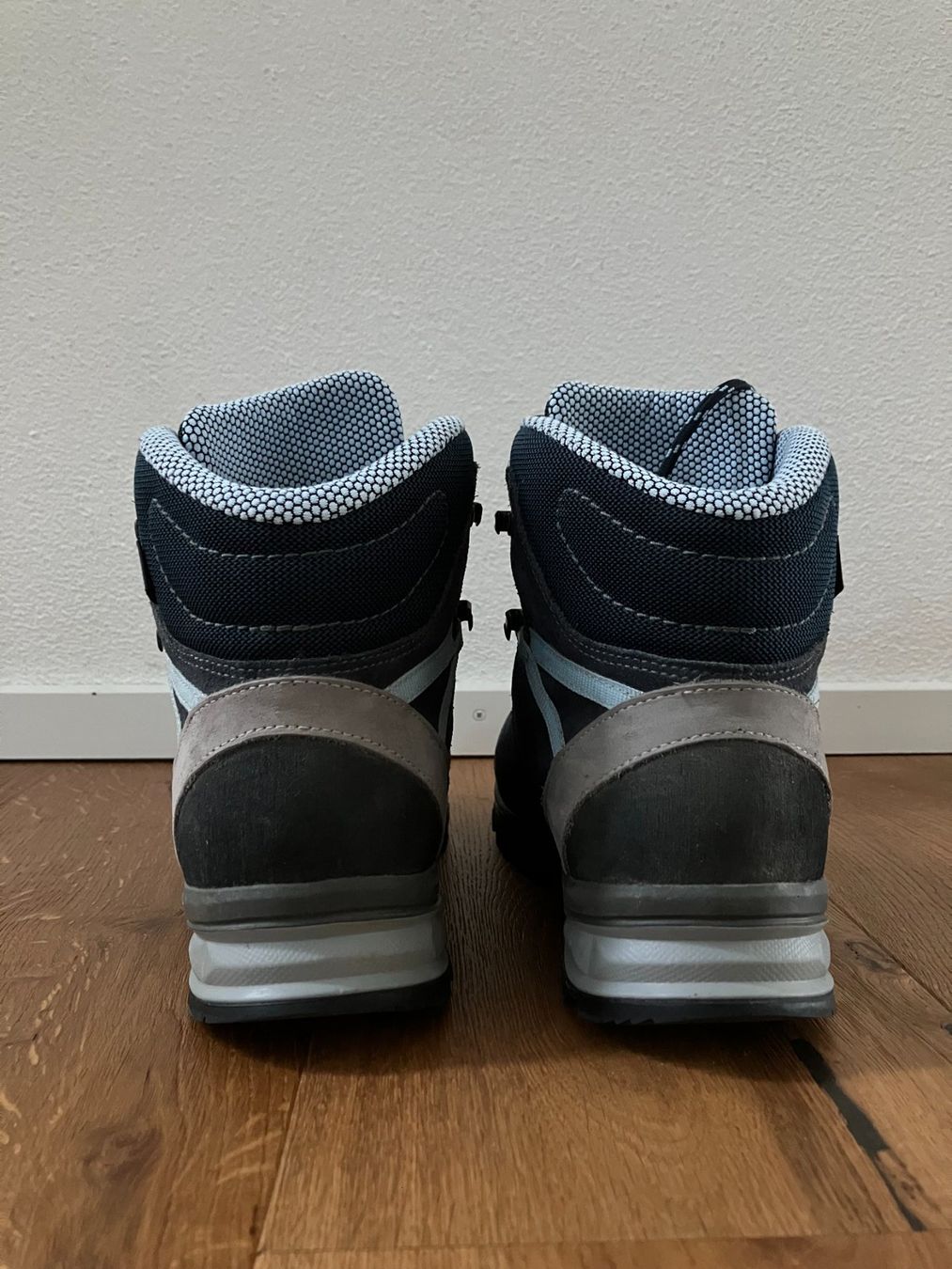 Lowa Scarpe da donna: Wander/Trekkingschuh Lowa Gr.39 – Nuovo (secondo la descrizione) da Niederuzwil venduto da Sandy8w 1