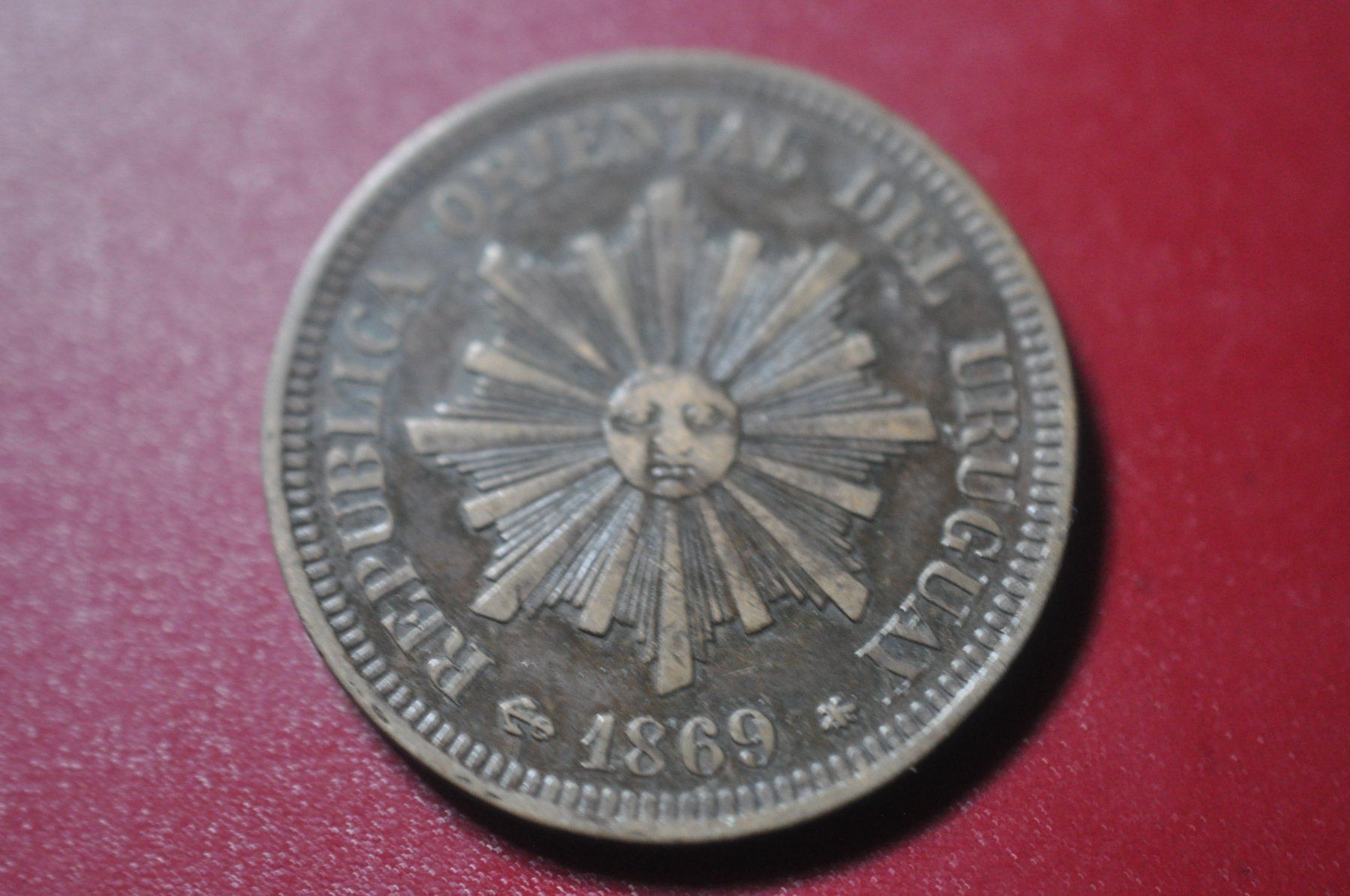 Toutes les monnaies: Uruguay 1869 2 centesimo – D'occasion à Moutier par Phillegrec