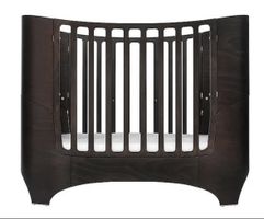 Babybett Leander dunkelbraun gebraucht mit Gebrauchsspuren