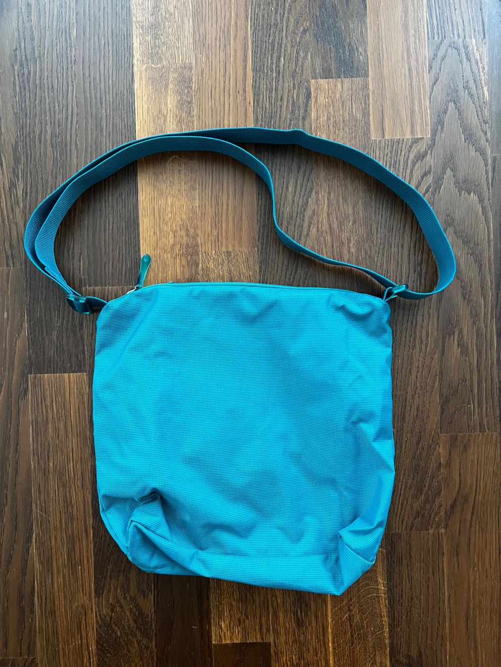 Mandarina Duck Taschen für Damen: Mandarina Duck Schultertasche – Neu (gemäss Beschreibung) aus Schwerzenbach von neonsternschnecke 1