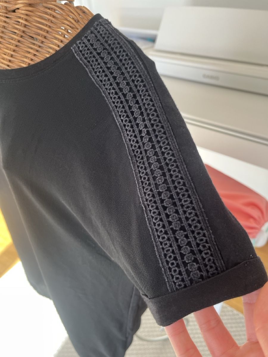T-shirt: Shirt mit Sptzendetails,, Essential, 40/42 – Usato da Solothurn venduto da Bobesch08 1