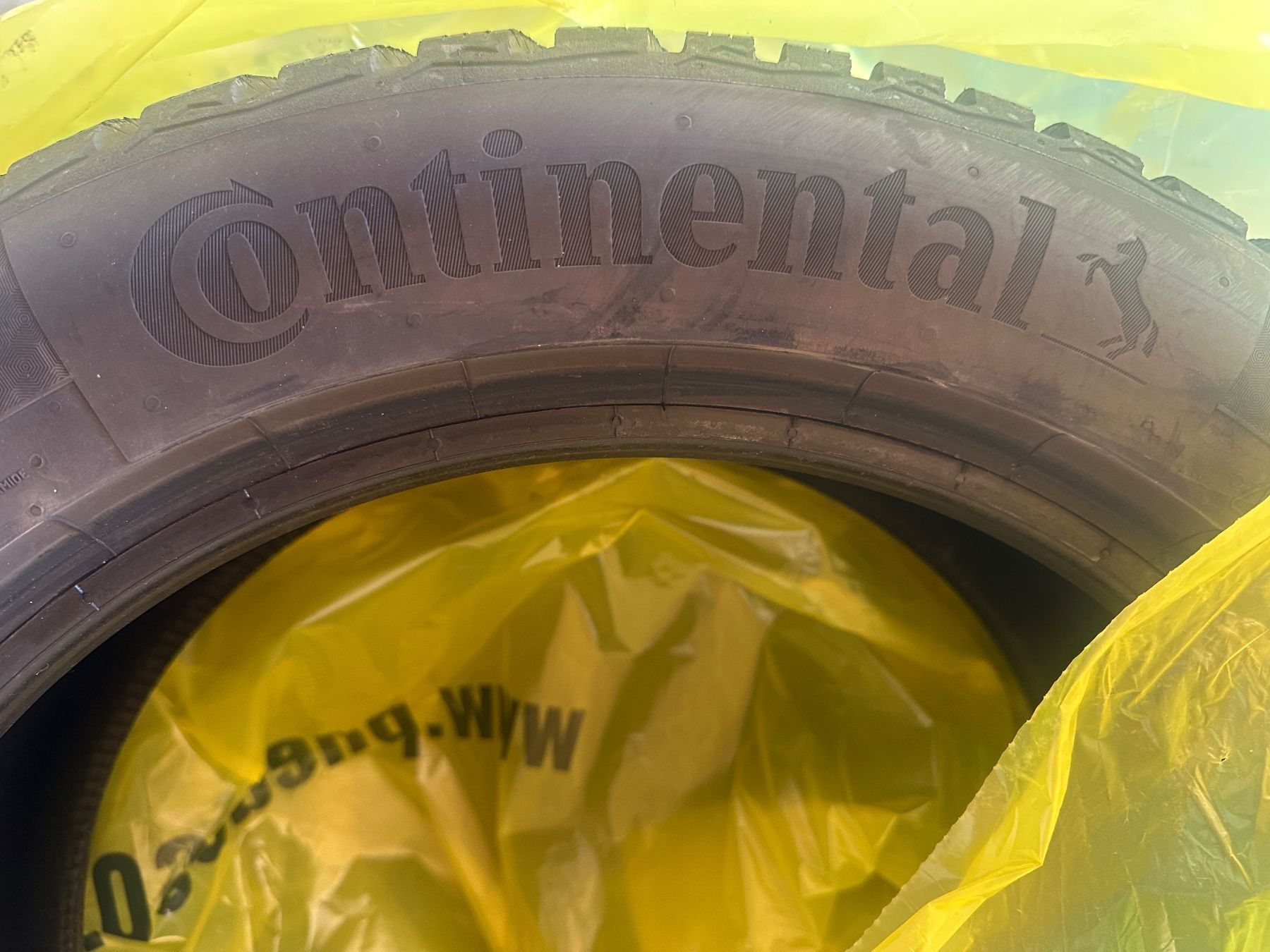 Continental Pneumatici & Ruote complete: Set Winterpneus Continental, gebraucht – Usato da Aarburg venduto da flacon05