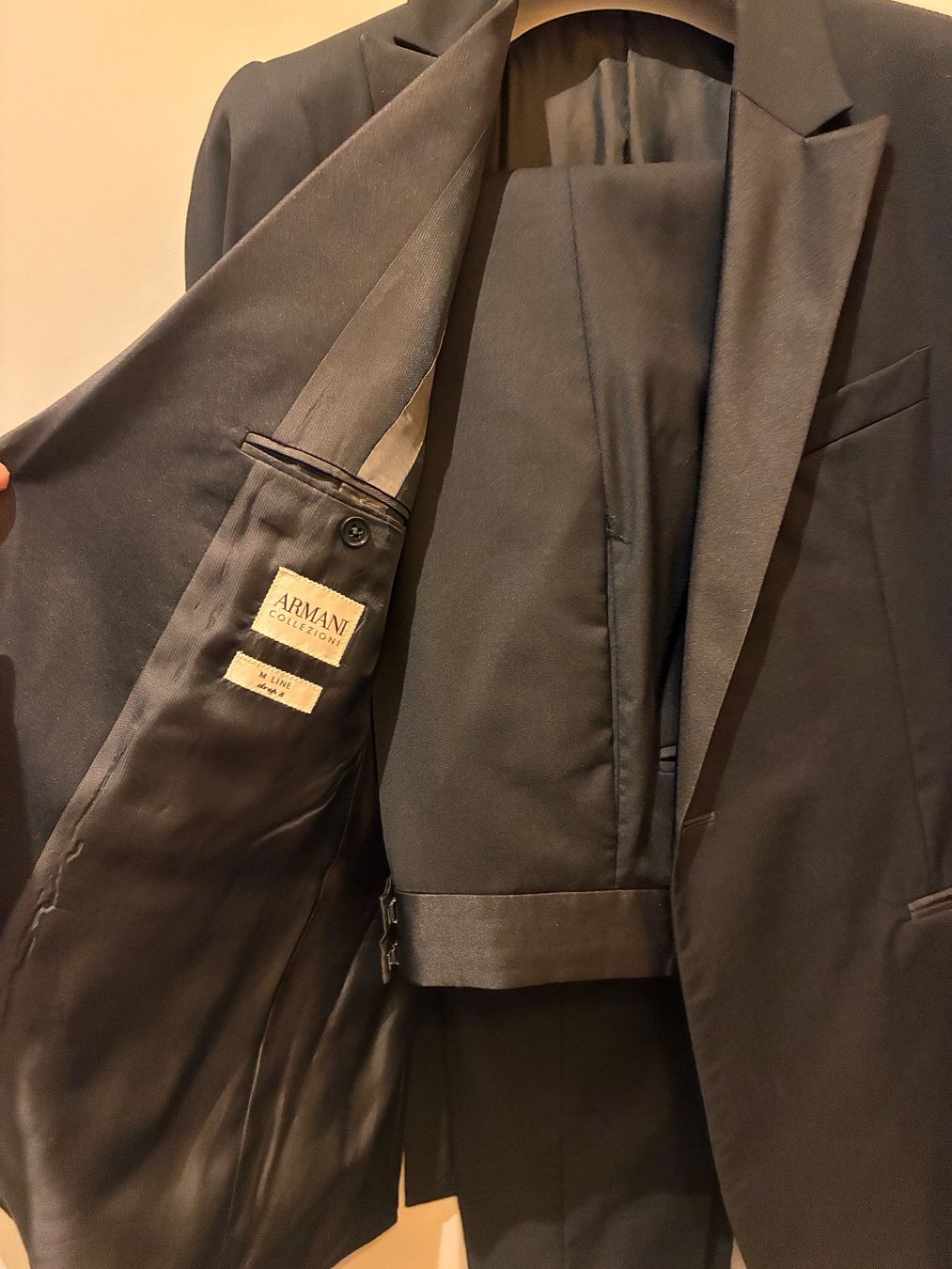 Armani Completi, tute sportive e funzionali: Armani Herrenanzug, lang und schmal – Usato da Binz venduto da Mcbs2406 2