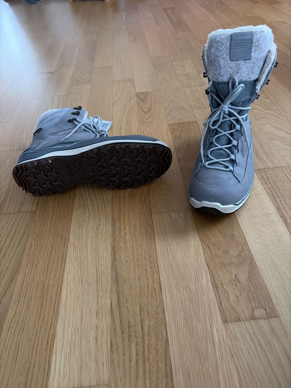 Lowa Scarpe da donna: Winterwanderschuh von Lowa – Nuovo e nell'imballaggio originale da Zürich venduto da Bergwiesen 1
