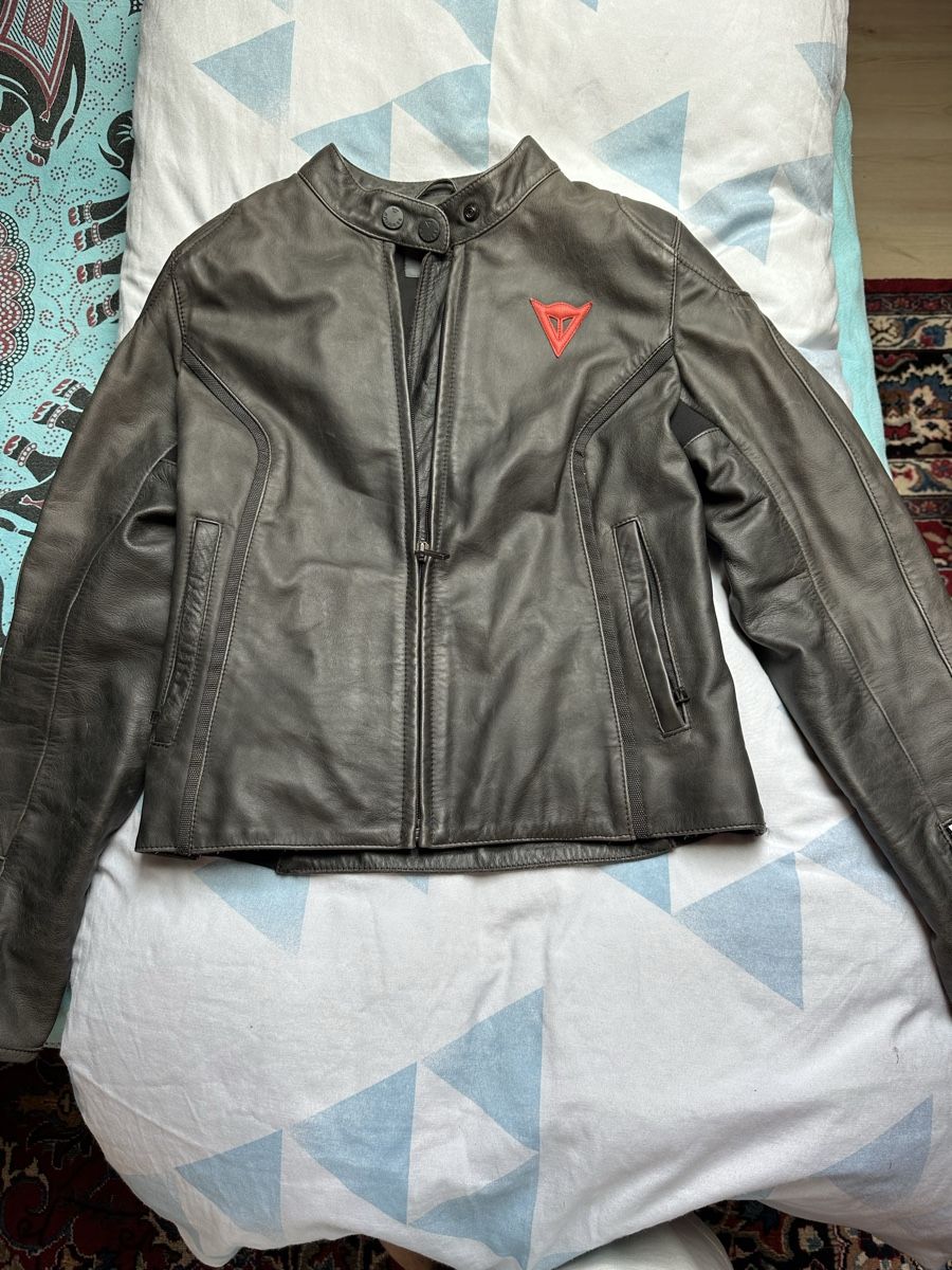 Vestes & Manteaux: Kinder Motorradjacke 44 – D'occasion à Wolfhausen par Foto-Brocki