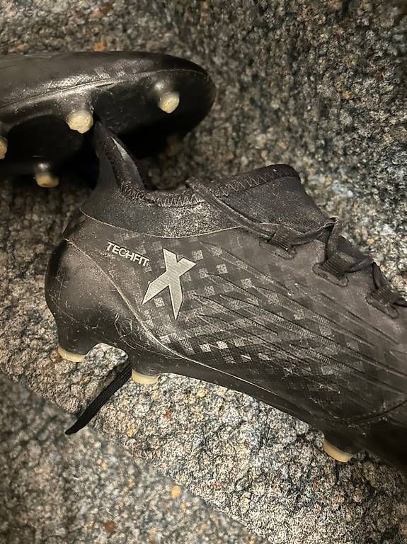 Adidas Scarpe da uomo: Herren Fussballschuh – Usato da Unterseen venduto da sunshine030 1