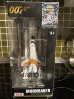 James Bond Mooraker Toy not Sideshow Hot Toys Space Shuttle