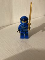 LEGO-Figur ist eine Jay Legacy Minifigur aus der Ninjago-Rei