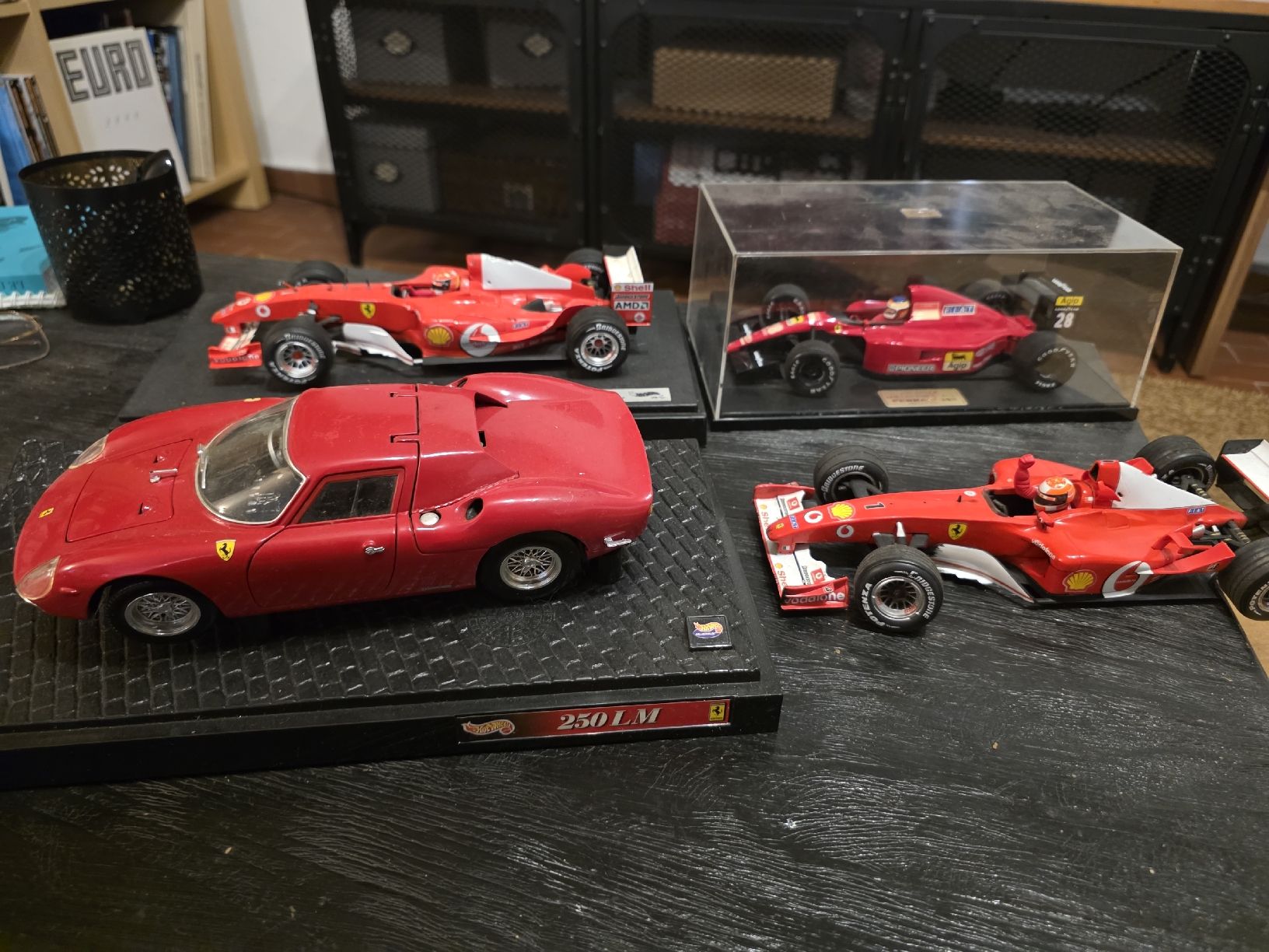 Maisto Kit di modellismo & Modellini statici: Collection Ferrari 1/18 - 1/43  – Usato da Dardagny venduto da mas_8lf2 1