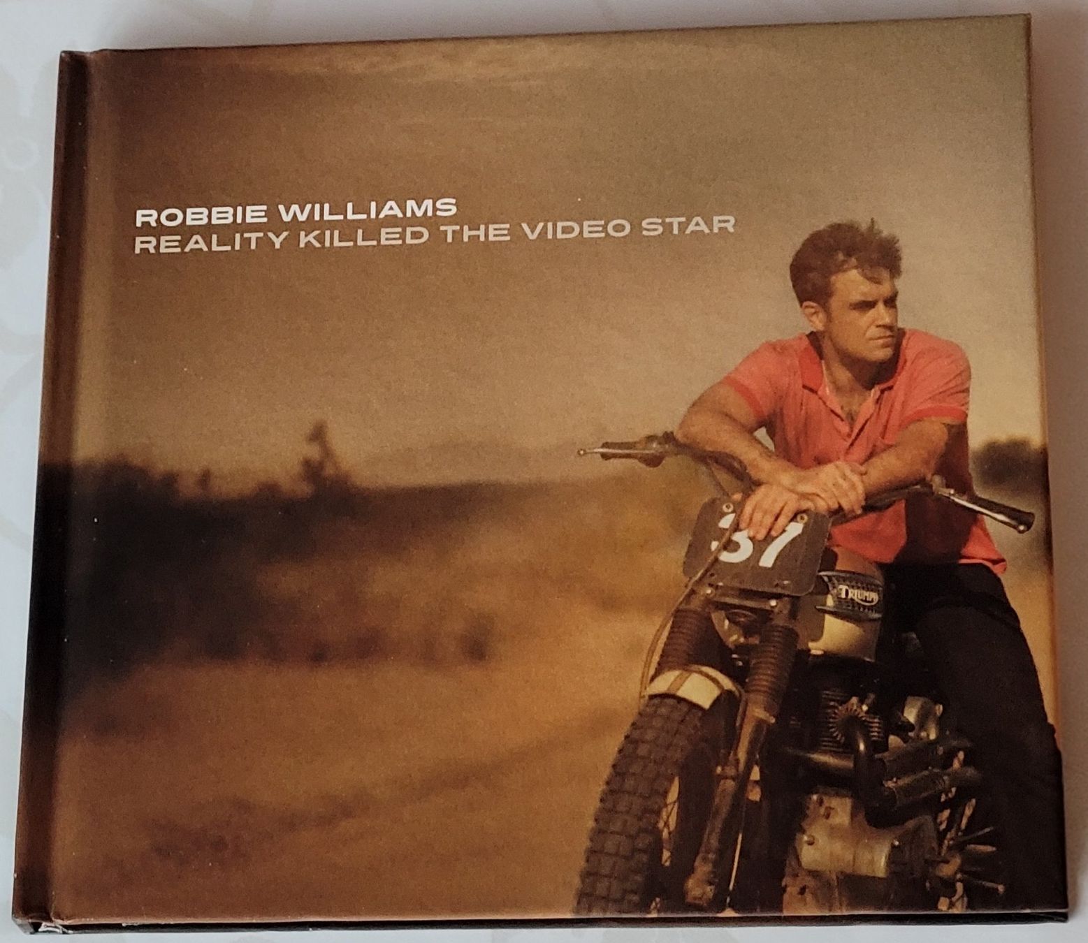 CD: CD & DVD Robbie Williams - Reality killed the video star – Usato da Zürich venduto da fourpaws