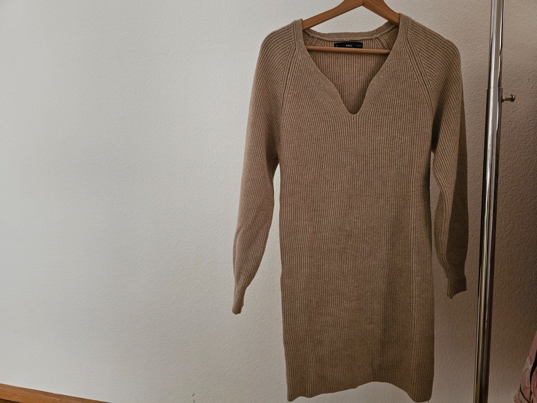 Mango Vestiti: Strickkleid Mango – Nuovo e nell'imballaggio originale da Basel venduto da NyGrow