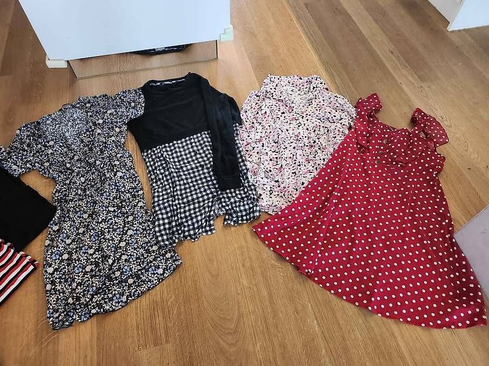 Lotti di vestiti: Umstandskleider in Grösse XS – Usato da Winterthur venduto da kyubi 3