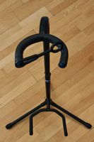 Gitarrenständer – stabil & platzsparend