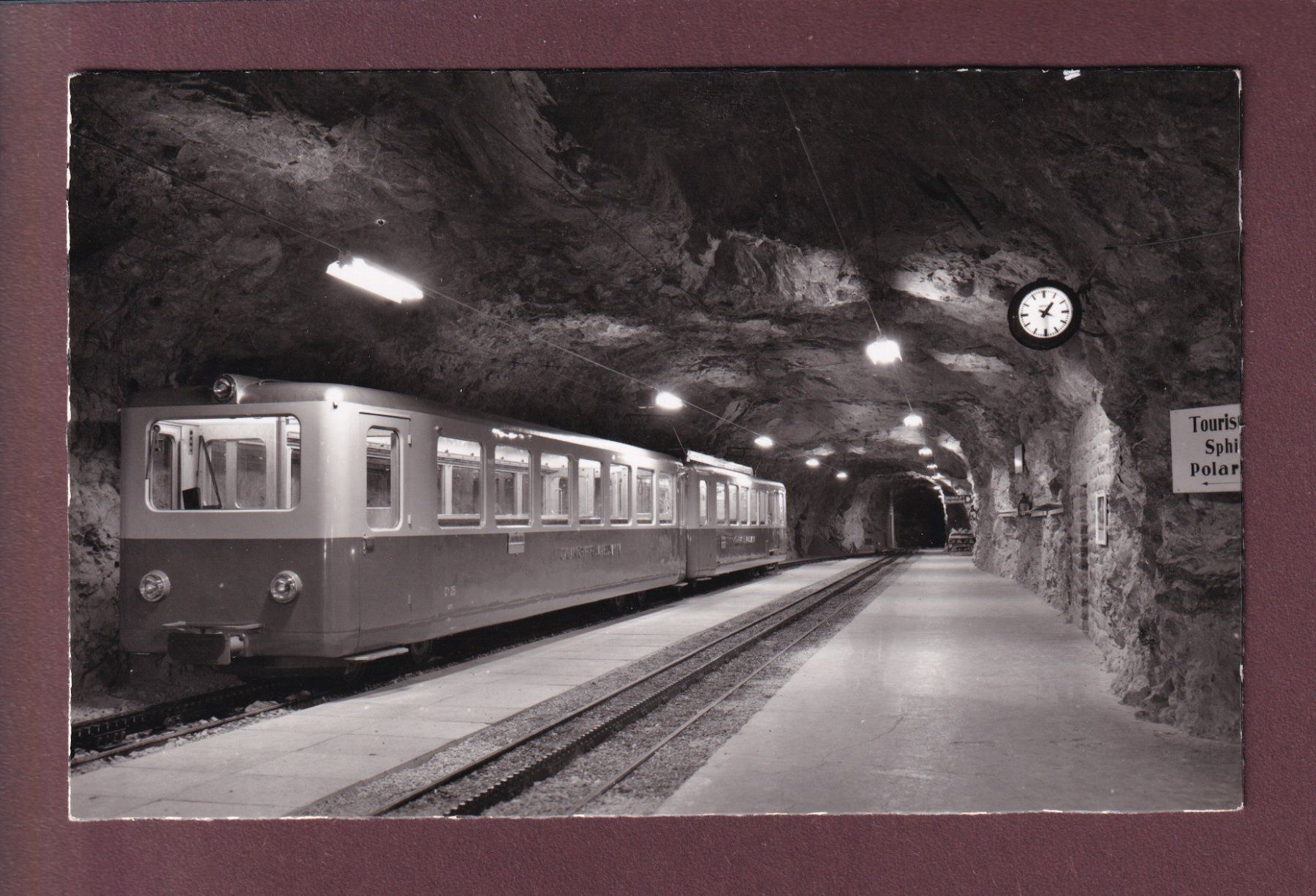 Cartoline postali: JUNGFRAUBAHN - Station Jungfraujoch – Usato da Pully venduto da nicecards